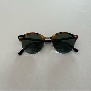 Ray Ban Clubround Classic Lenses: Green Classic G-15  Frame: Tortoise